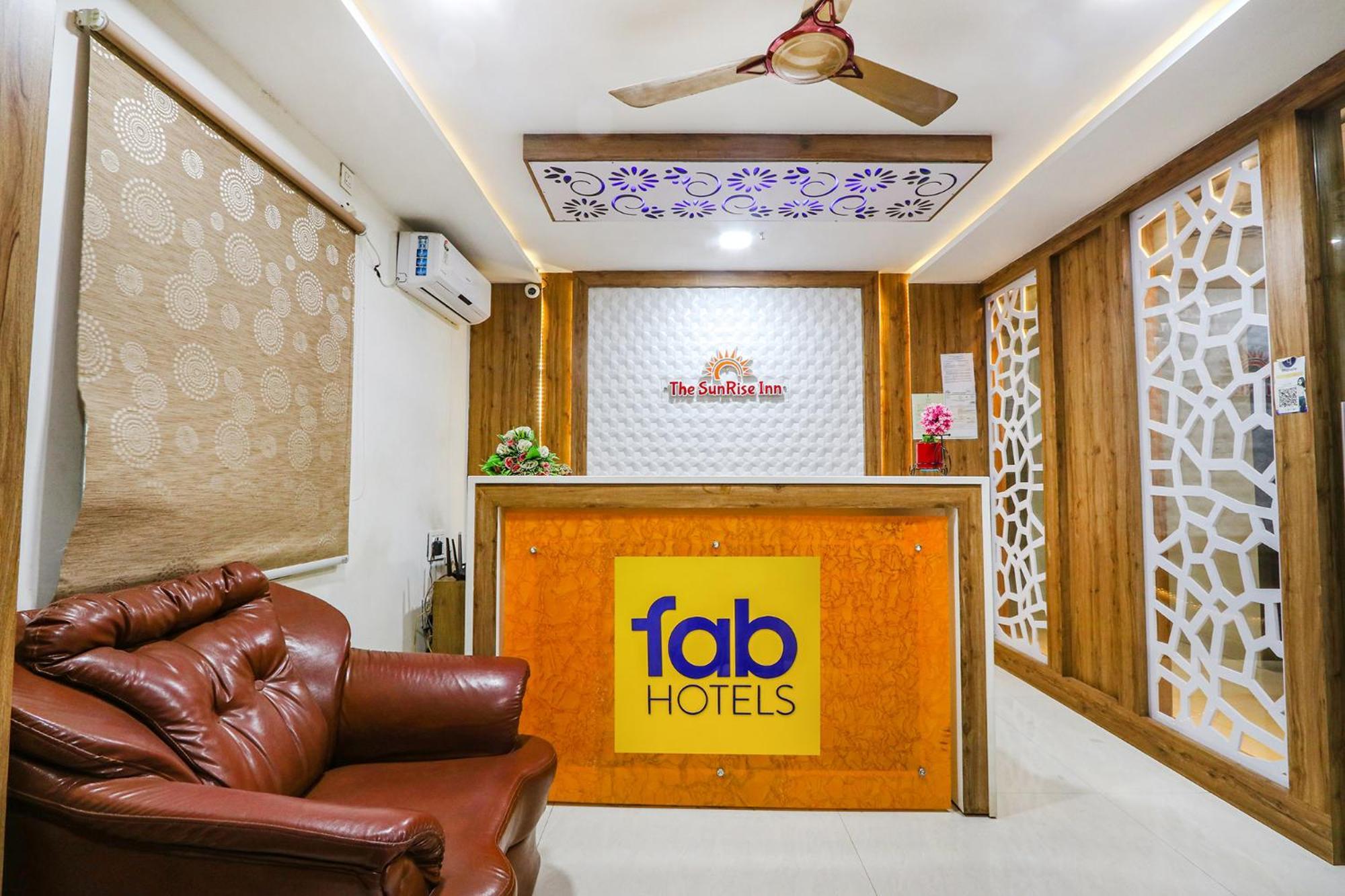 Fabhotel The Sunrise Inn - Nr Gayatri Vidya Parishad College Of Engineering 비사카파트남 외부 사진